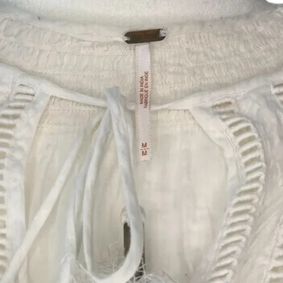 FREE PEOPLE | Pre-Loved Boho Embroidered Cream Tunic Top – Size M - GWP - Picture 8 of 9